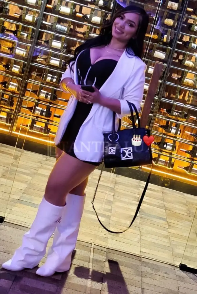 3533493272 Novita Valentina Lux Experience 486