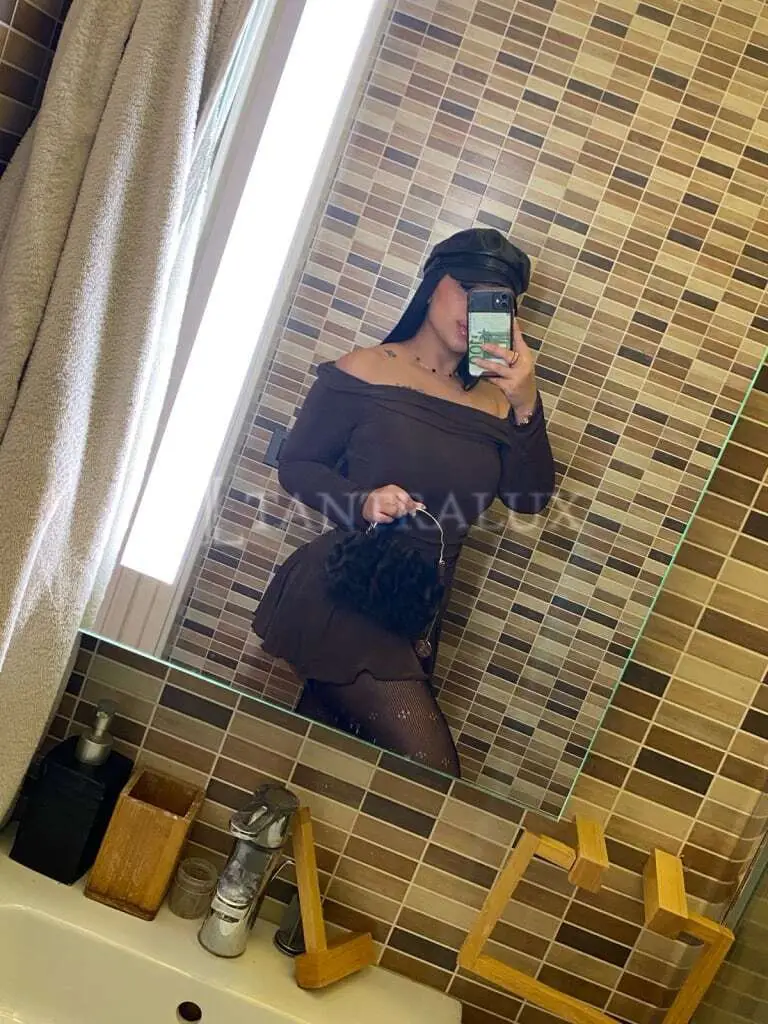 3533493272 Novita Valentina Lux Experience 487