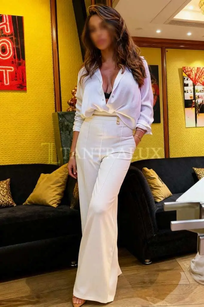 3928031361 Sara Lux Experience 536