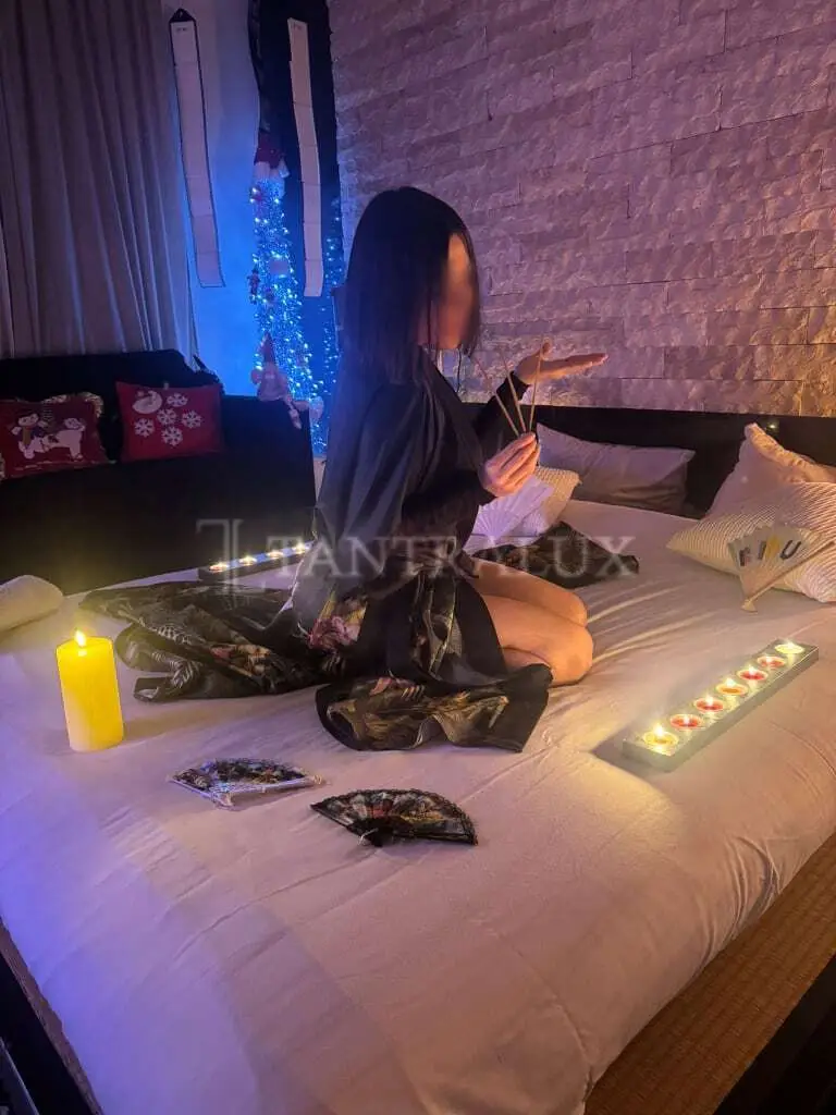 3479651266 Sophia Lux Experience 565