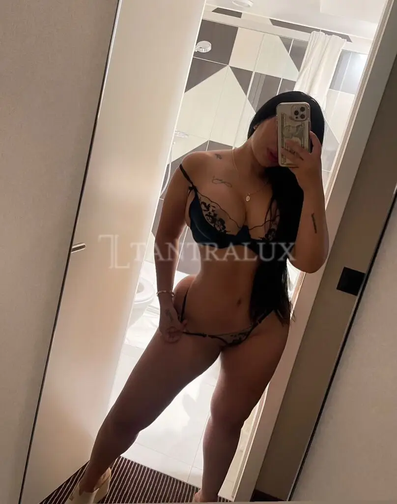 3807546967 Isabella tornerai  Lux Experience 732