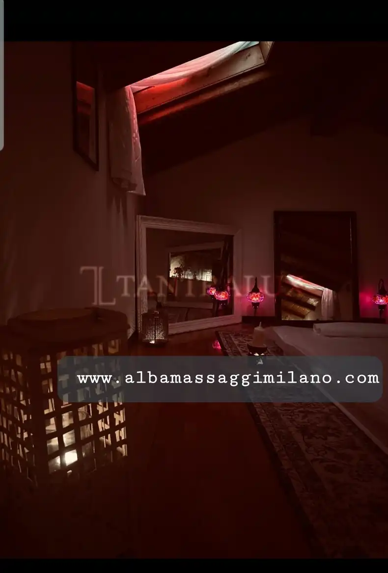 Storia Alba massaggiatrice ita 13968