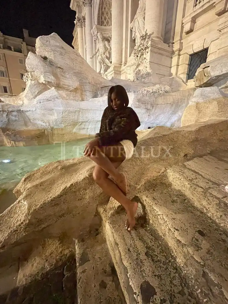 Storia Naomi Massaggi Tantra 15303