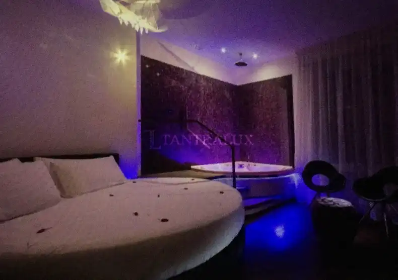 Storia Carezze & TANTRA al BUIO 15472