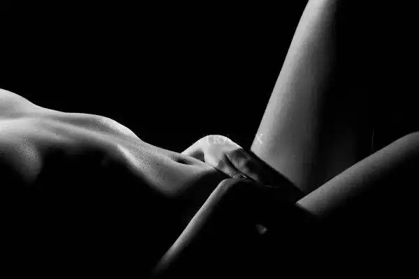 Storia Carezze & TANTRA al BUIO 16105