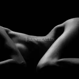 Storia Carezze & TANTRA al BUIO 16219