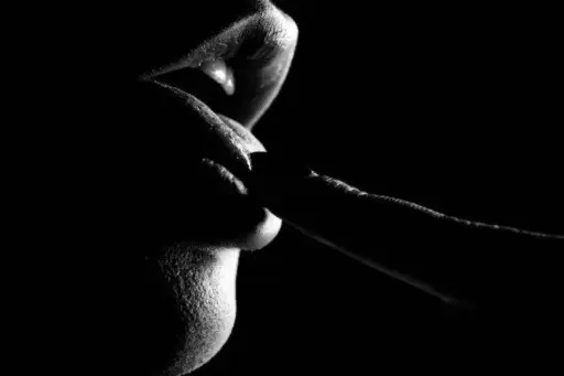 Storia Carezze & TANTRA al BUIO 16247