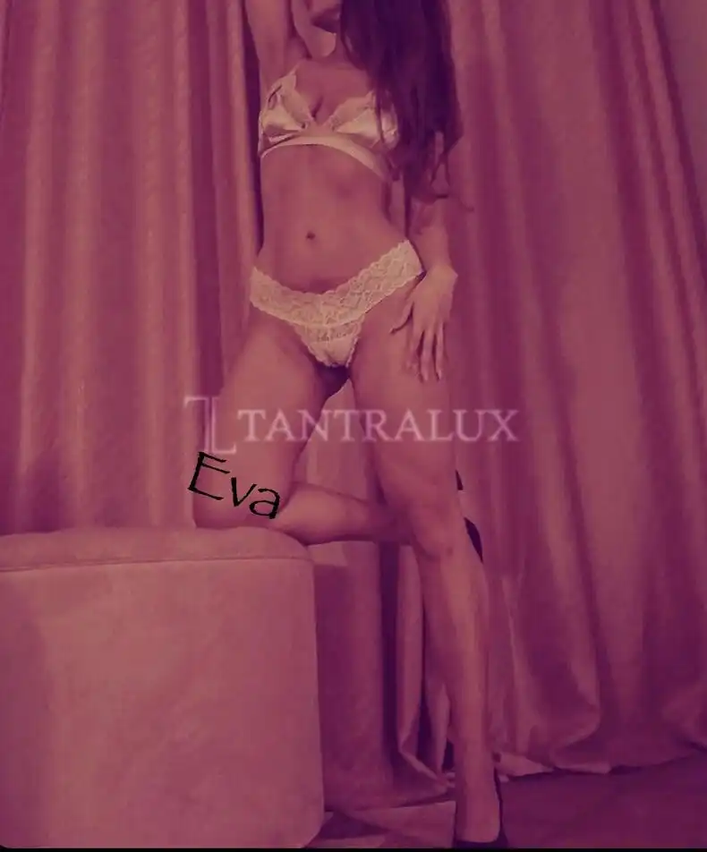 Storia Durga's Massage 18232