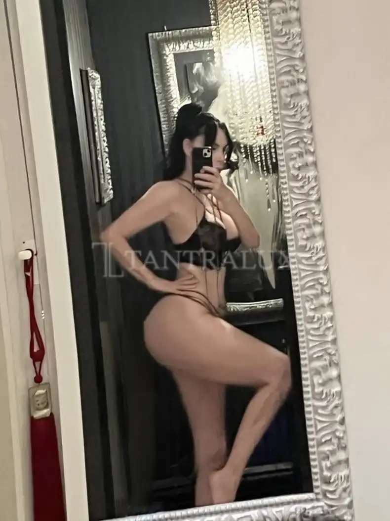 Storia LUDOVICA HOT TANTRA/NURU 19290