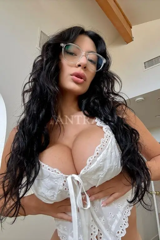 3505747929 Carla 104597