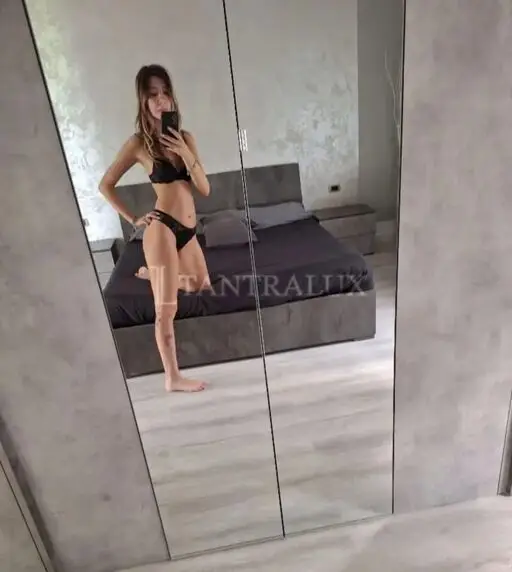3773149222 Erika 107834