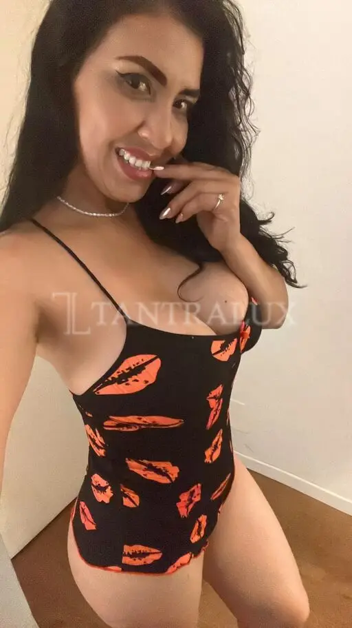  Monica 113867
