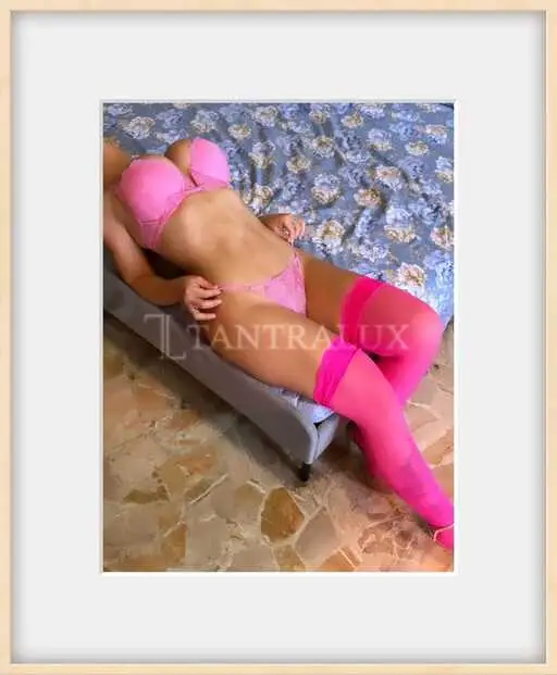 3881262858 Stefany 51800