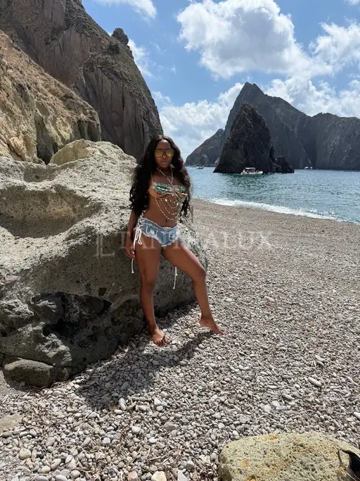 3514954511 Naomi Massaggi Olistici 73280
