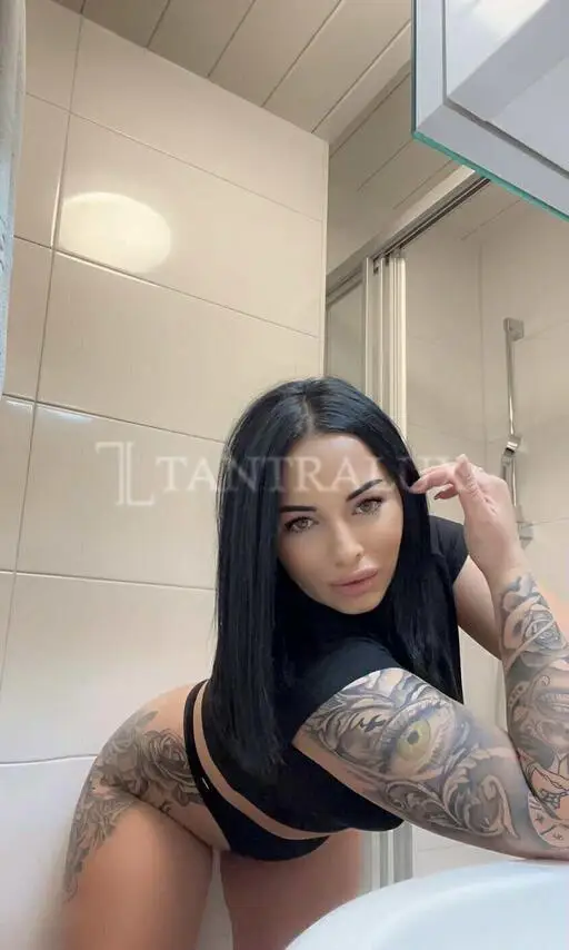Karina - 3508454056