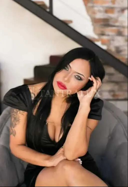 LAtina Love - 3520395002