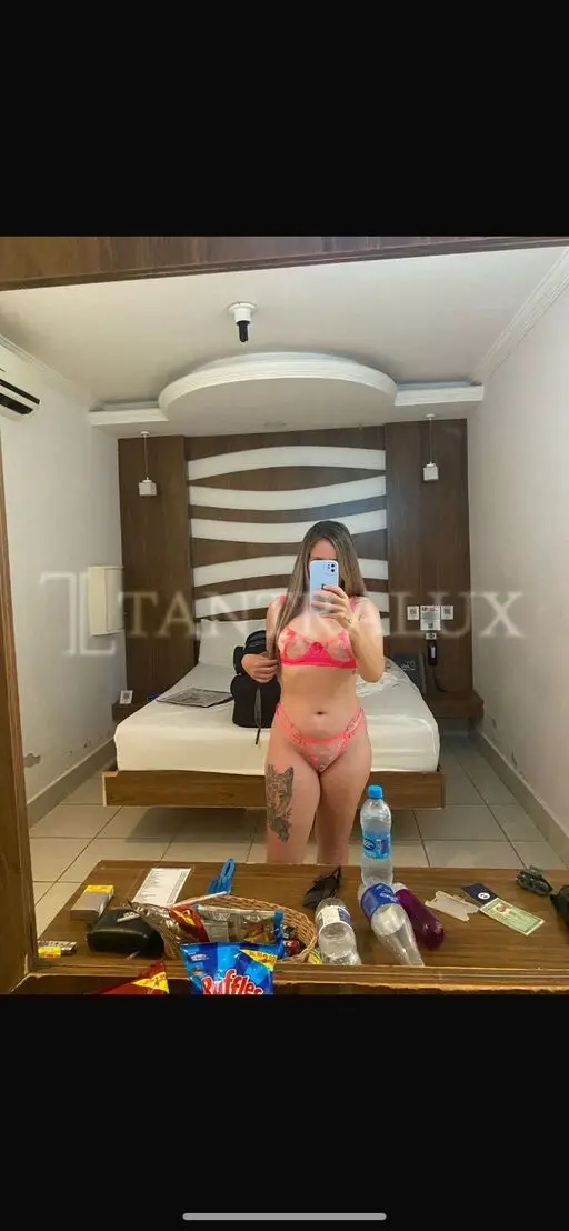 3932904584 Karina 76317