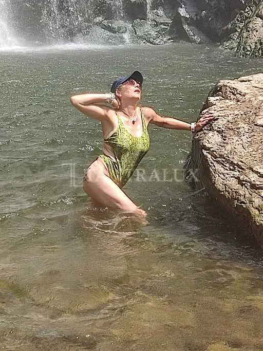 3393449676 Mizzi German milf  76381