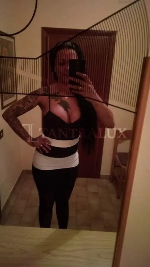 3534803719 Laura Leone 76953