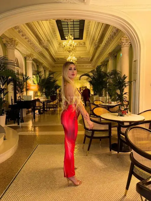 3889066004 Chanel 82005